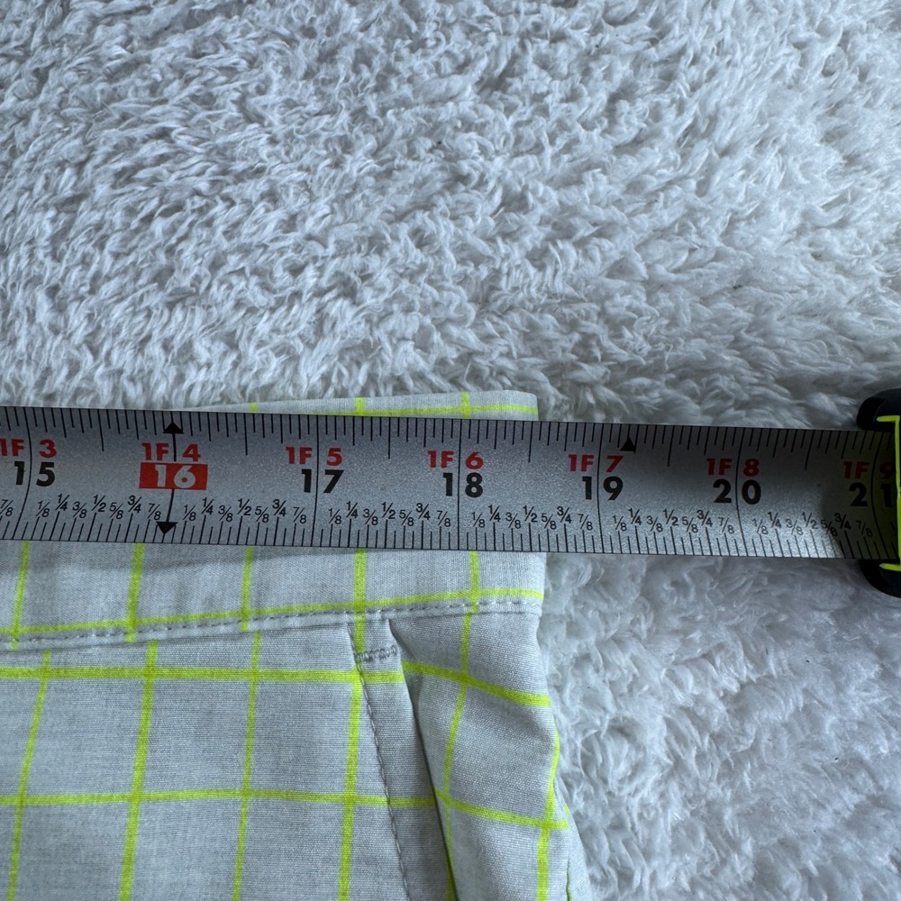 Nike Dri-Fit Golf Tour Performance Dri Fit Green Gray Check Shorts Mens 36x11" - Picture 3 of 8
